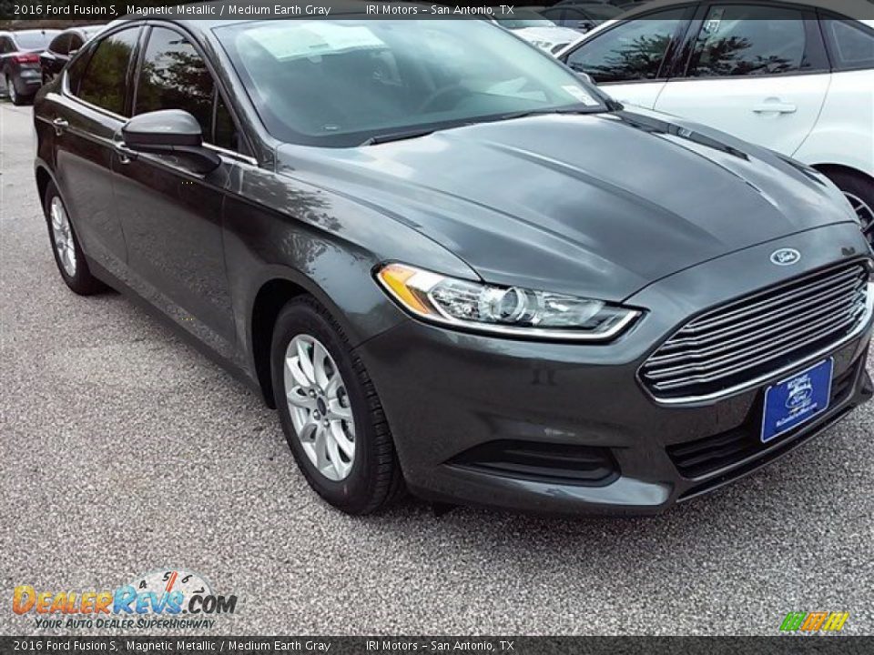 2016 Ford Fusion S Magnetic Metallic / Medium Earth Gray Photo #1