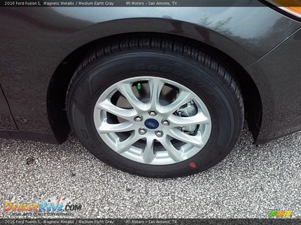 2016 Ford Fusion S Magnetic Metallic / Medium Earth Gray Photo #2