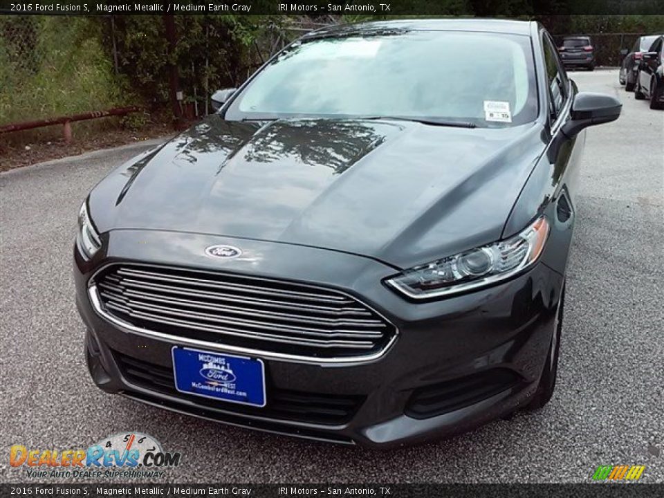 2016 Ford Fusion S Magnetic Metallic / Medium Earth Gray Photo #4