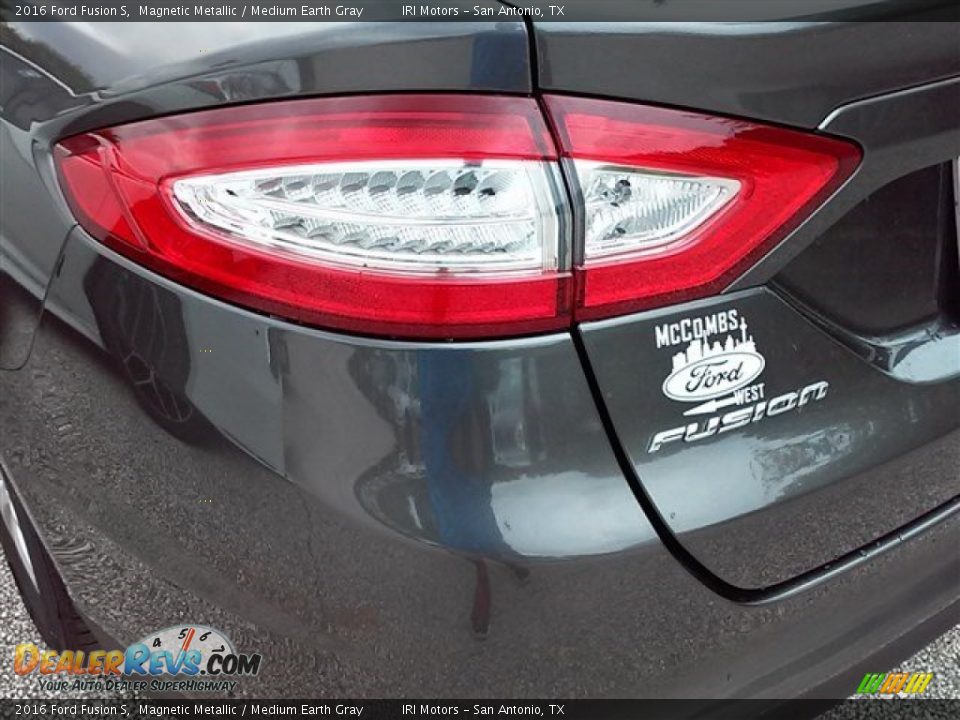2016 Ford Fusion S Magnetic Metallic / Medium Earth Gray Photo #8