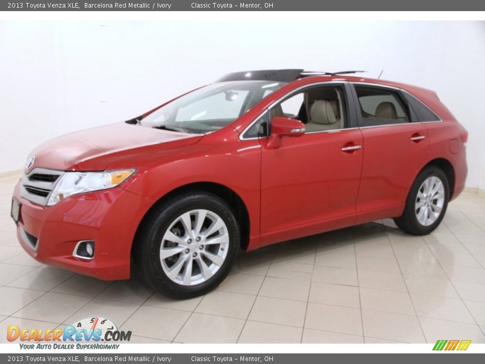 Front 3/4 View of 2013 Toyota Venza XLE Photo #3