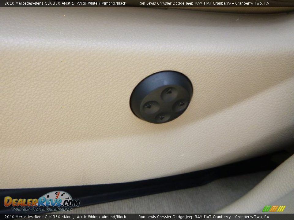 2010 Mercedes-Benz GLK 350 4Matic Arctic White / Almond/Black Photo #12