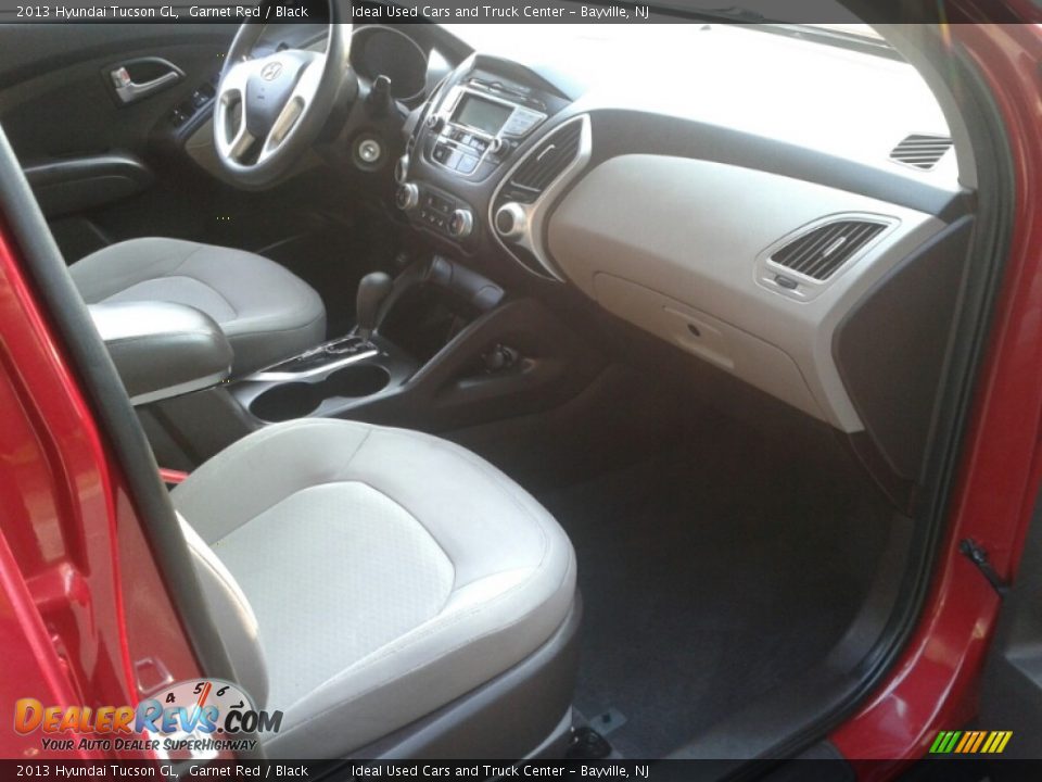 2013 Hyundai Tucson GL Garnet Red / Black Photo #29