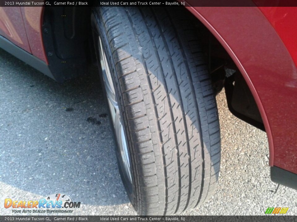 2013 Hyundai Tucson GL Garnet Red / Black Photo #35