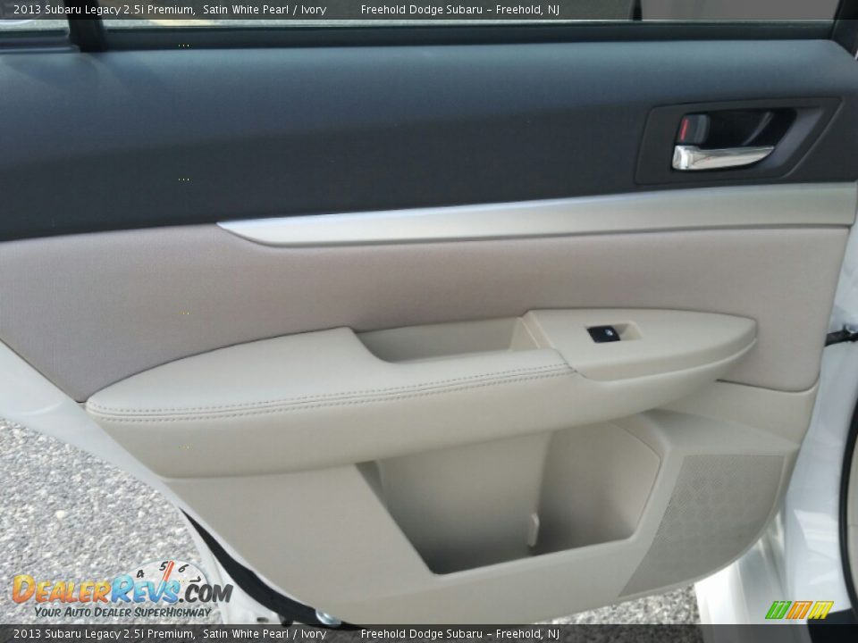 2013 Subaru Legacy 2.5i Premium Satin White Pearl / Ivory Photo #10