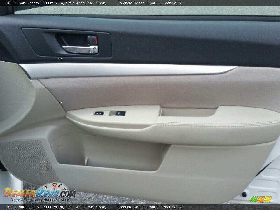 2013 Subaru Legacy 2.5i Premium Satin White Pearl / Ivory Photo #25