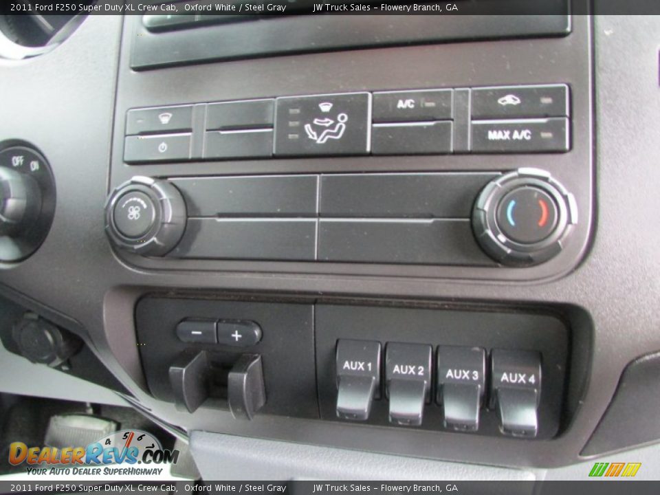 2011 Ford F250 Super Duty XL Crew Cab Oxford White / Steel Gray Photo #22