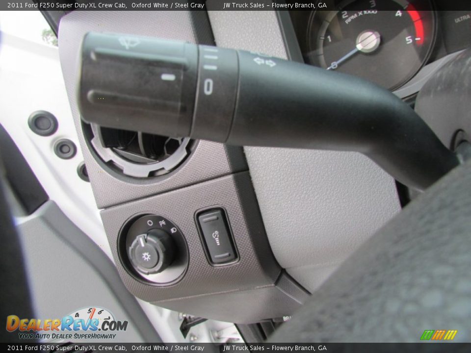 2011 Ford F250 Super Duty XL Crew Cab Oxford White / Steel Gray Photo #30