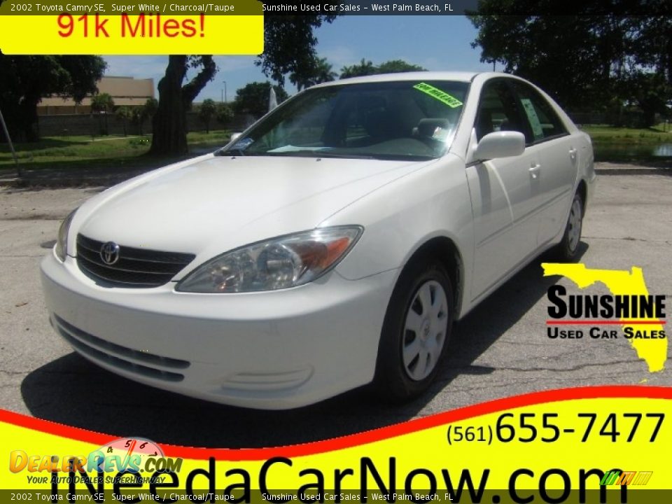 2002 Toyota Camry SE Super White / Charcoal/Taupe Photo #1