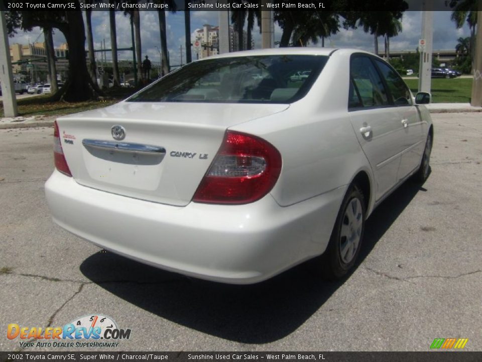 2002 Toyota Camry SE Super White / Charcoal/Taupe Photo #4