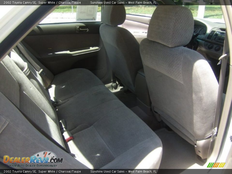 2002 Toyota Camry SE Super White / Charcoal/Taupe Photo #12