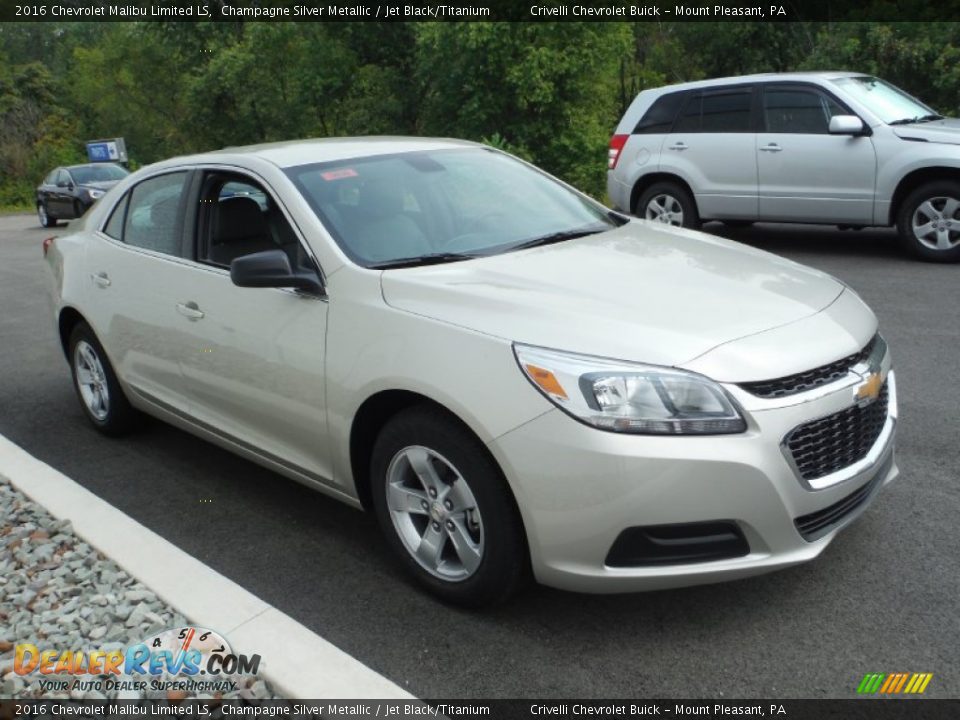 Front 3/4 View of 2016 Chevrolet Malibu Limited LS Photo #5