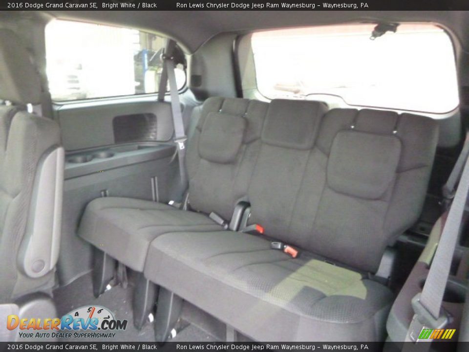 Rear Seat of 2016 Dodge Grand Caravan SE Photo #4