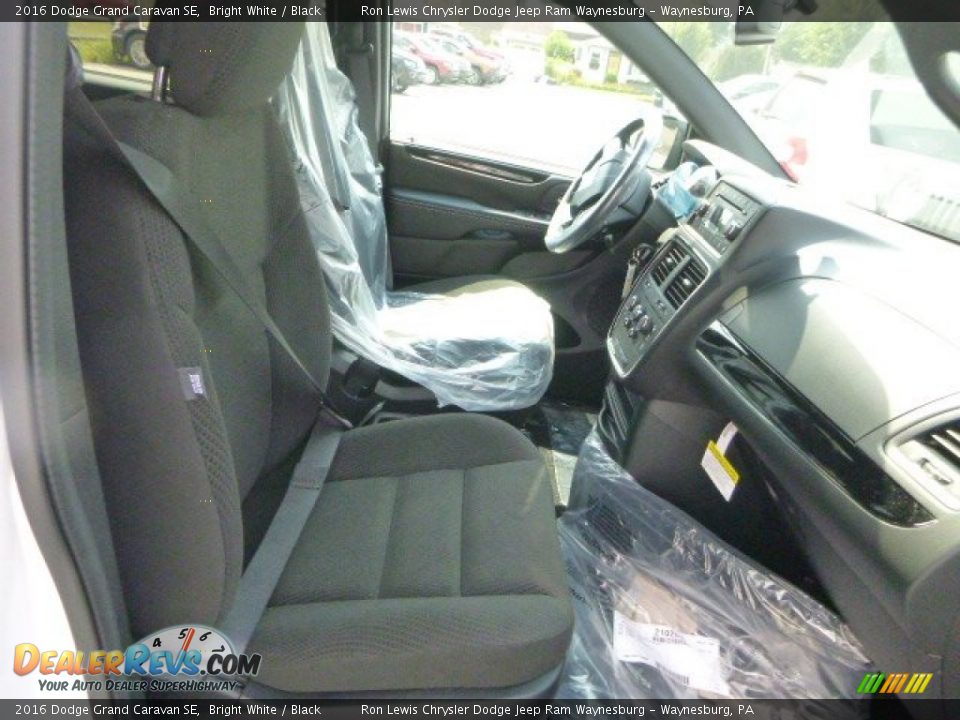 2016 Dodge Grand Caravan SE Bright White / Black Photo #9