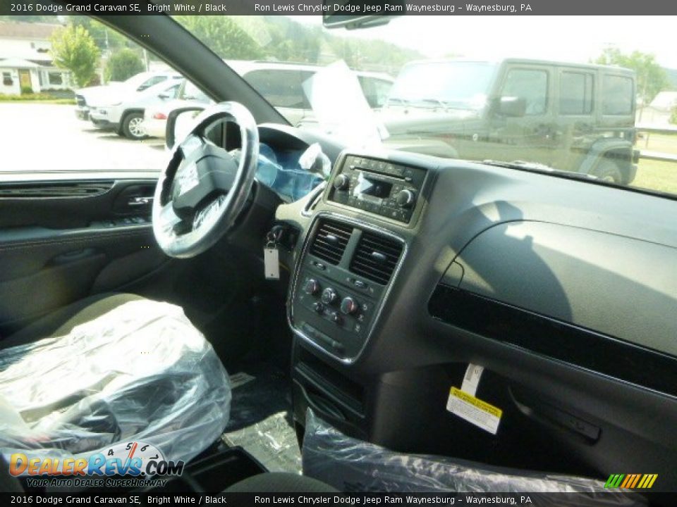 2016 Dodge Grand Caravan SE Bright White / Black Photo #10