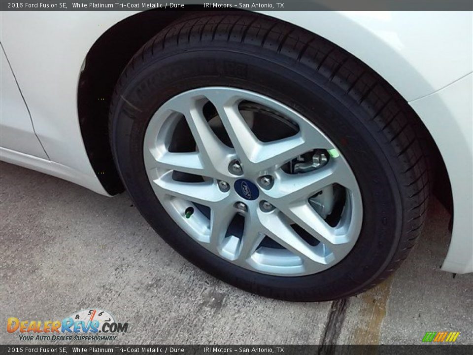 2016 Ford Fusion SE White Platinum Tri-Coat Metallic / Dune Photo #3