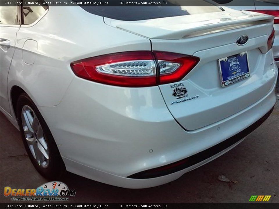 2016 Ford Fusion SE White Platinum Tri-Coat Metallic / Dune Photo #8