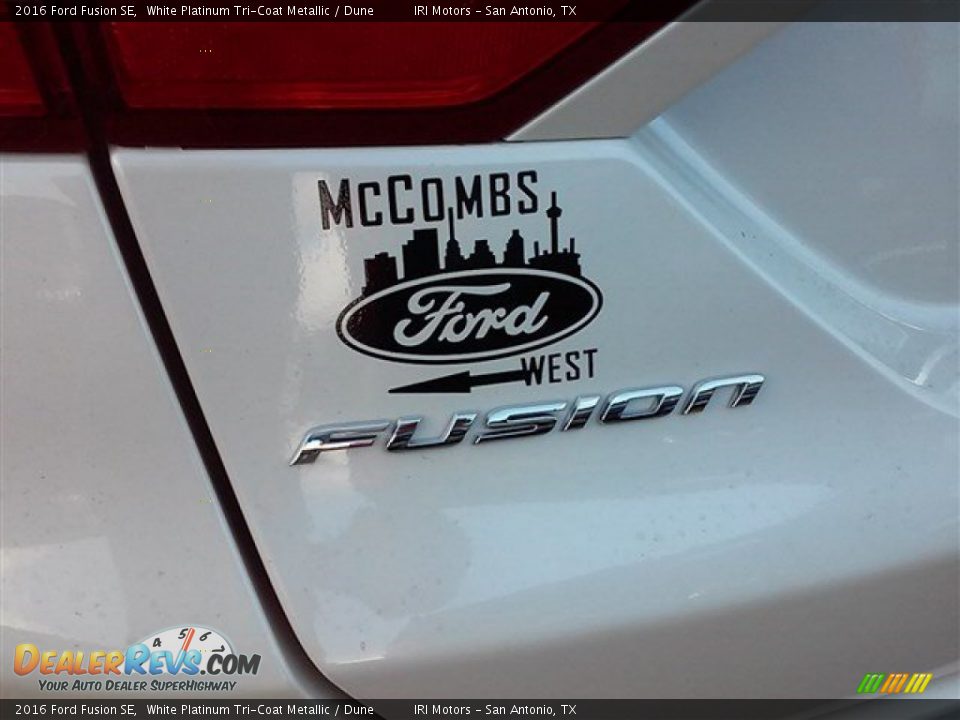2016 Ford Fusion SE White Platinum Tri-Coat Metallic / Dune Photo #10