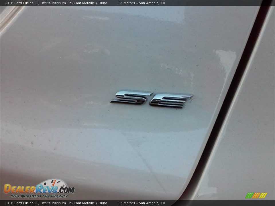 2016 Ford Fusion SE White Platinum Tri-Coat Metallic / Dune Photo #12