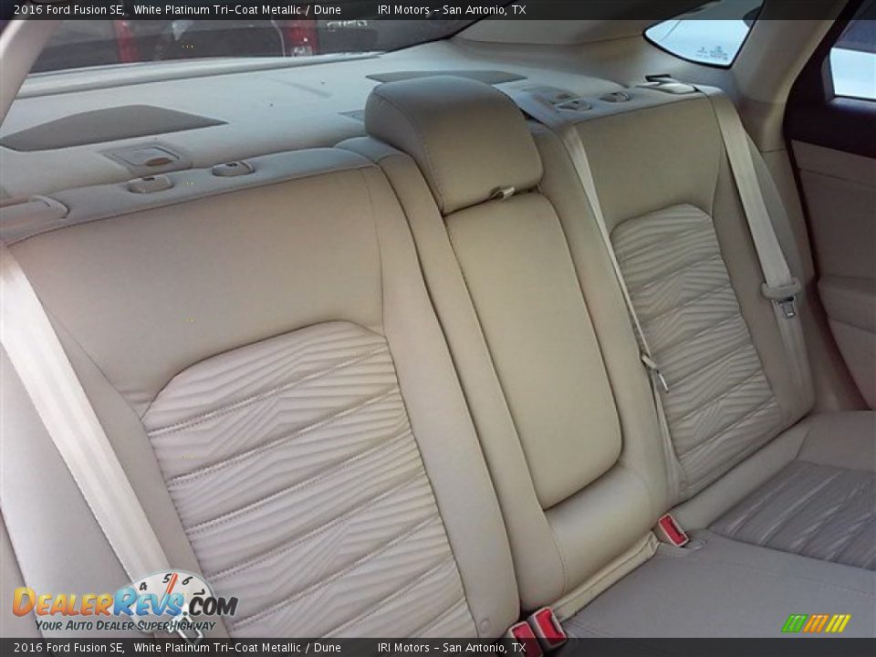 2016 Ford Fusion SE White Platinum Tri-Coat Metallic / Dune Photo #13