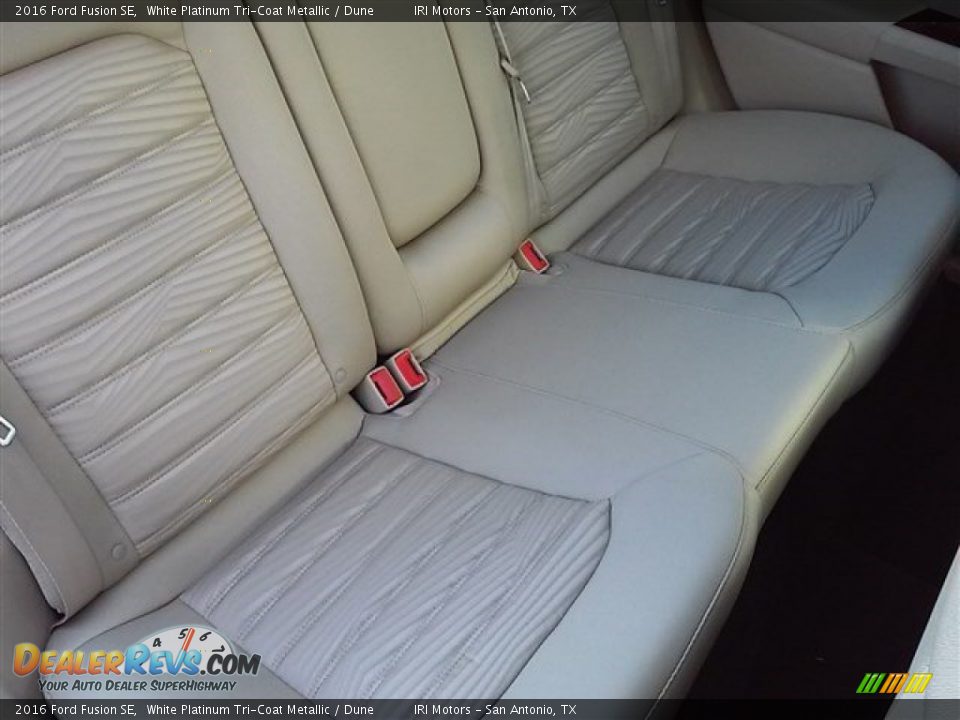 2016 Ford Fusion SE White Platinum Tri-Coat Metallic / Dune Photo #15