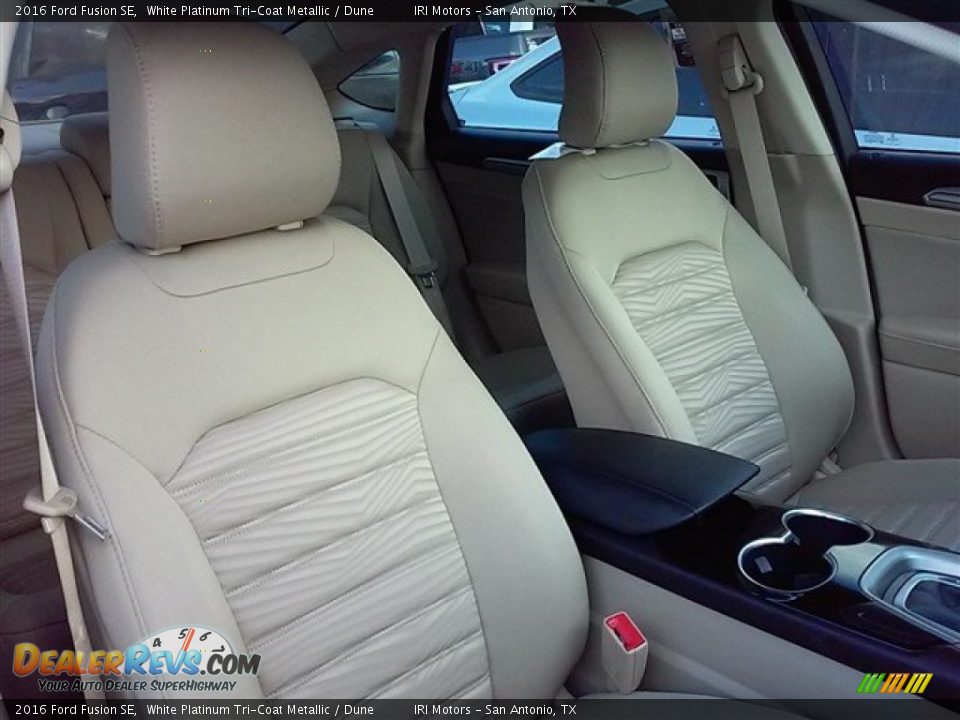2016 Ford Fusion SE White Platinum Tri-Coat Metallic / Dune Photo #16