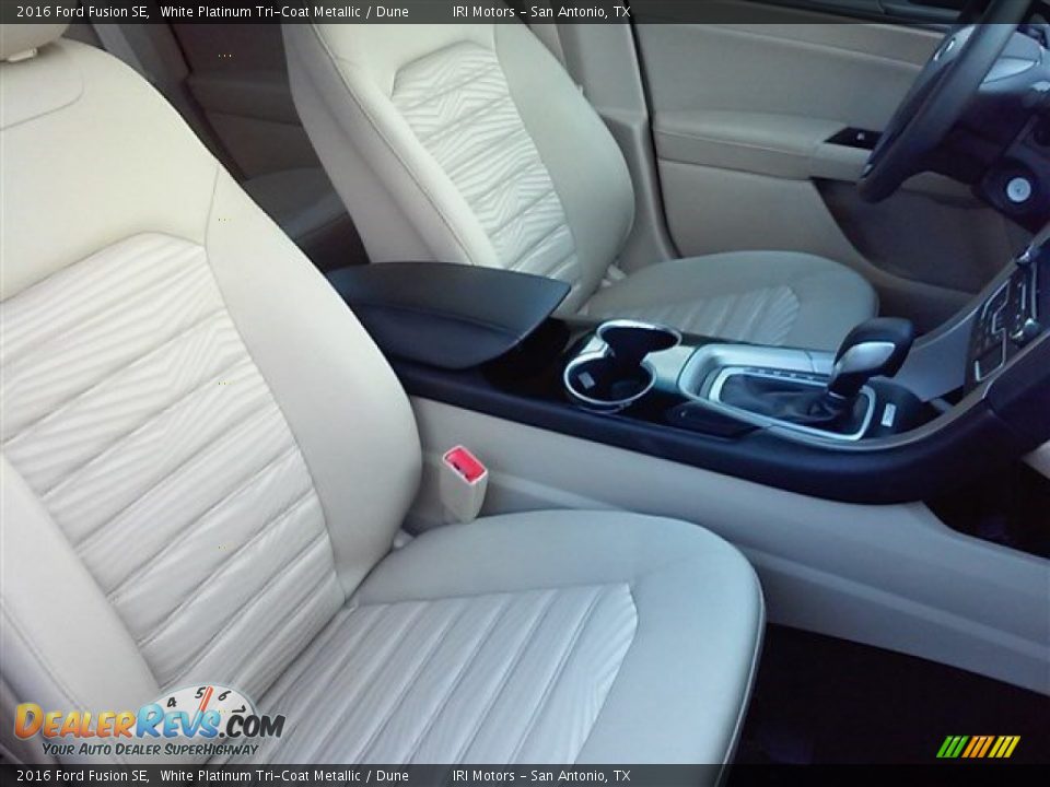 2016 Ford Fusion SE White Platinum Tri-Coat Metallic / Dune Photo #17