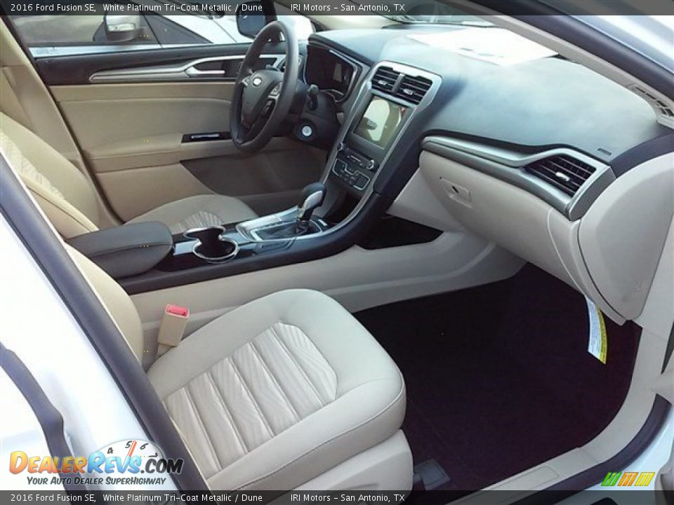 Dune Interior - 2016 Ford Fusion SE Photo #18