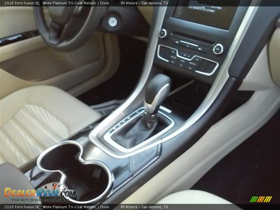 2016 Ford Fusion SE White Platinum Tri-Coat Metallic / Dune Photo #21