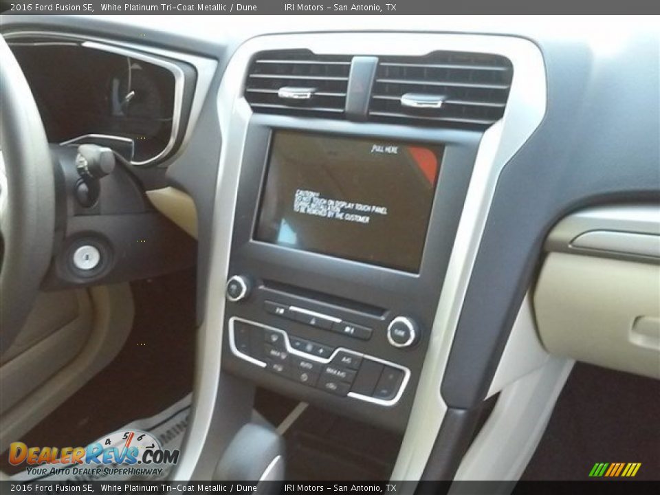 2016 Ford Fusion SE White Platinum Tri-Coat Metallic / Dune Photo #22