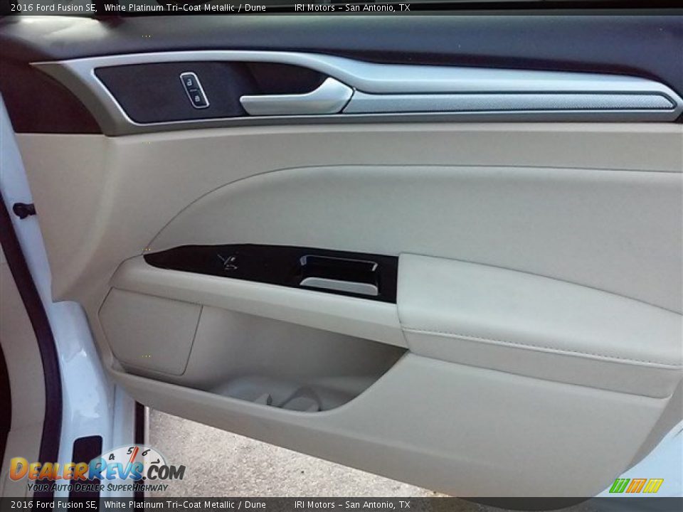 2016 Ford Fusion SE White Platinum Tri-Coat Metallic / Dune Photo #23