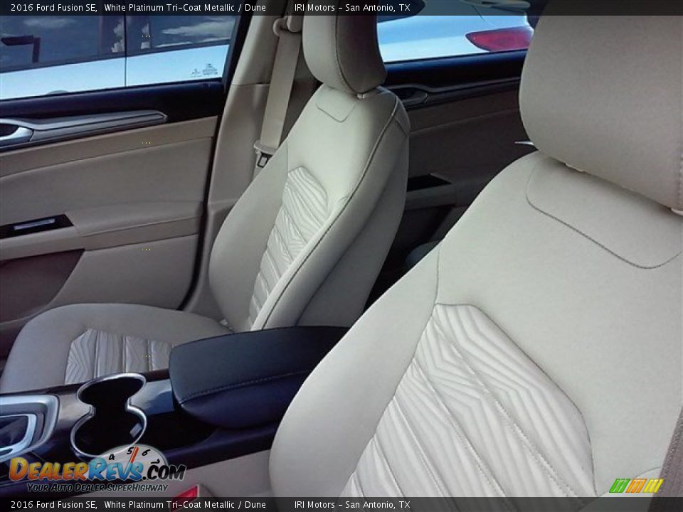 2016 Ford Fusion SE White Platinum Tri-Coat Metallic / Dune Photo #27