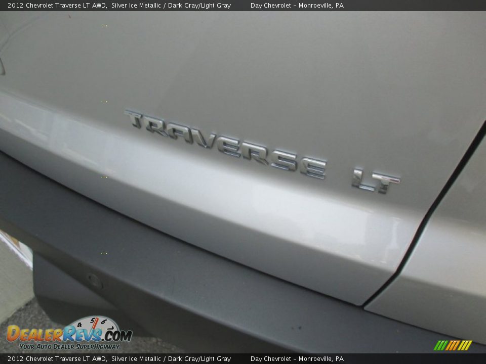 2012 Chevrolet Traverse LT AWD Silver Ice Metallic / Dark Gray/Light Gray Photo #5