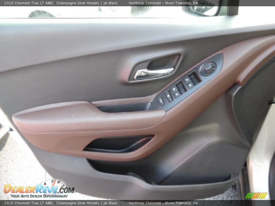 2016 Chevrolet Trax LT AWD Champagne Silver Metallic / Jet Black Photo #15