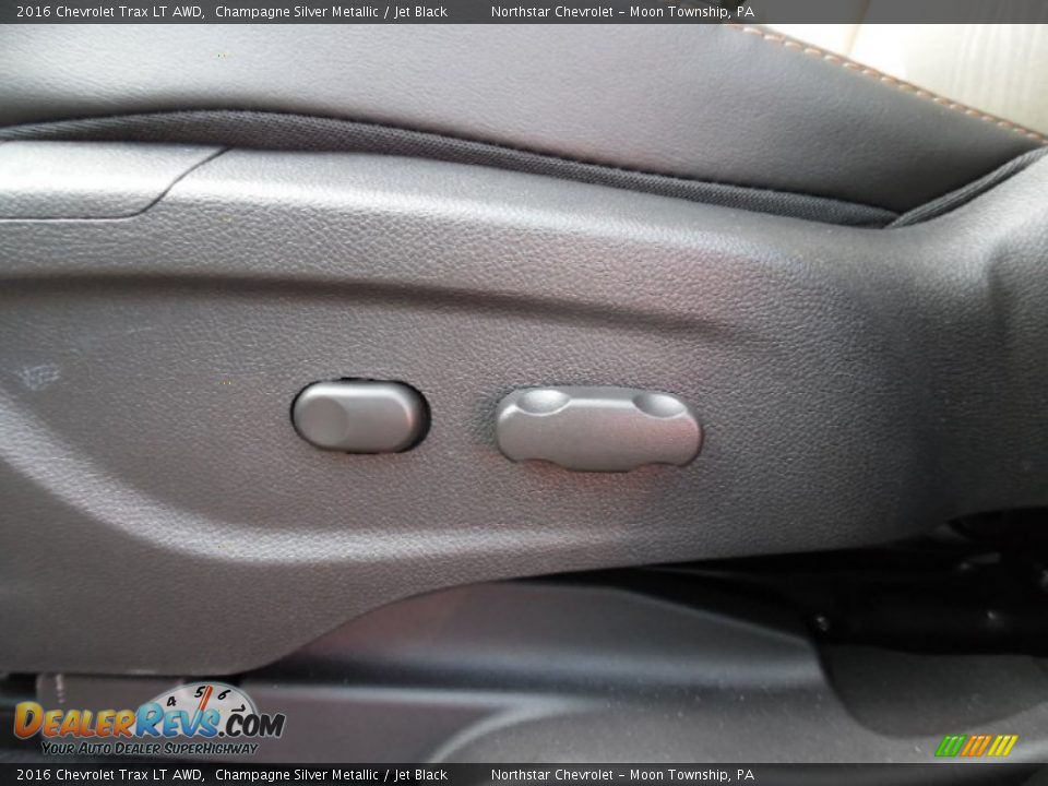 2016 Chevrolet Trax LT AWD Champagne Silver Metallic / Jet Black Photo #17