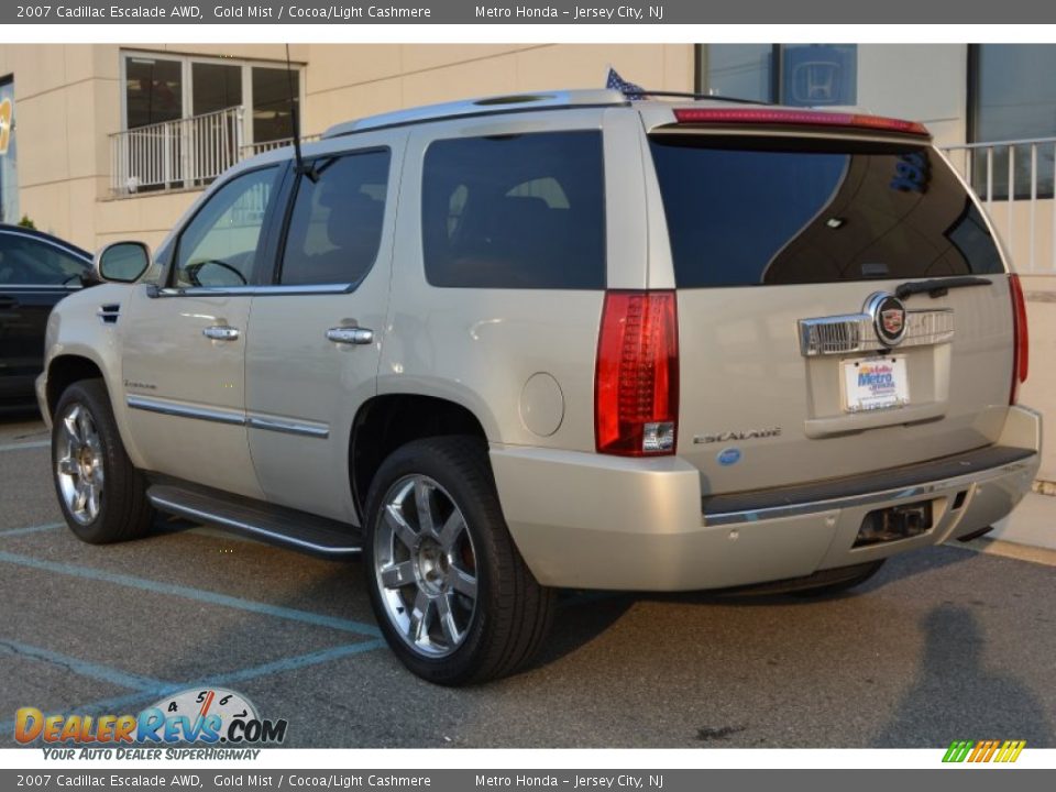 2007 Cadillac Escalade AWD Gold Mist / Cocoa/Light Cashmere Photo #5