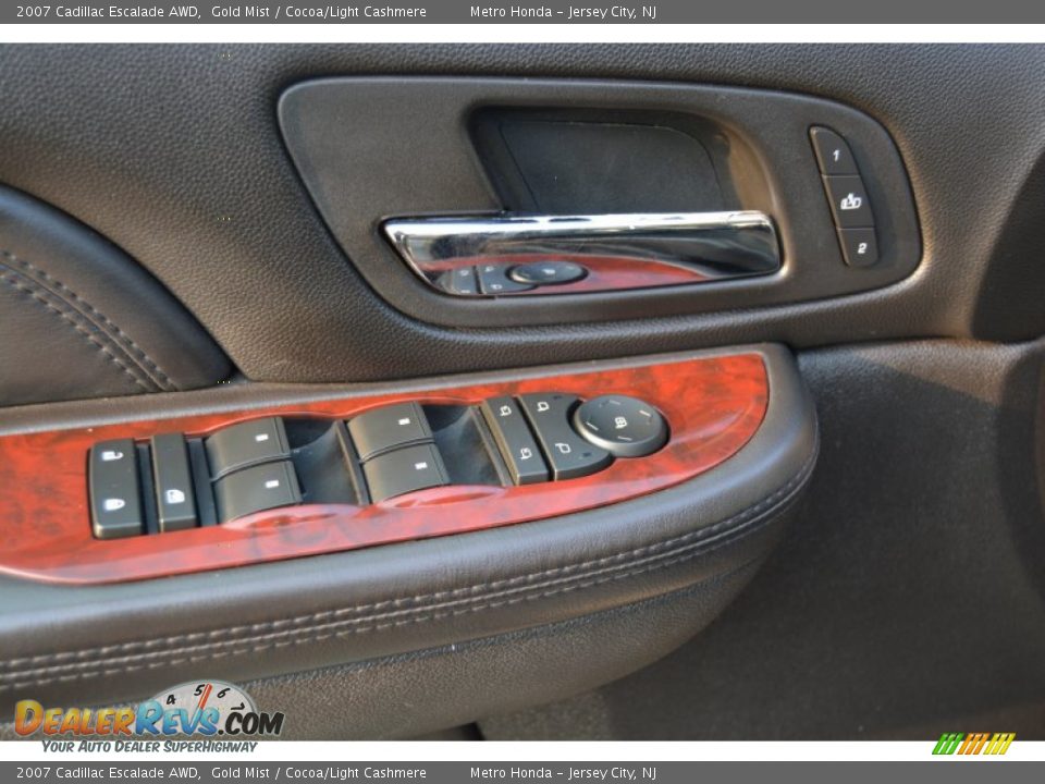 2007 Cadillac Escalade AWD Gold Mist / Cocoa/Light Cashmere Photo #10