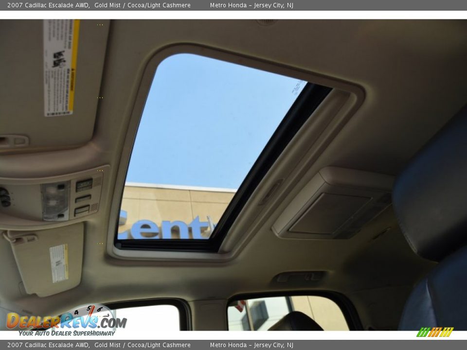 2007 Cadillac Escalade AWD Gold Mist / Cocoa/Light Cashmere Photo #13