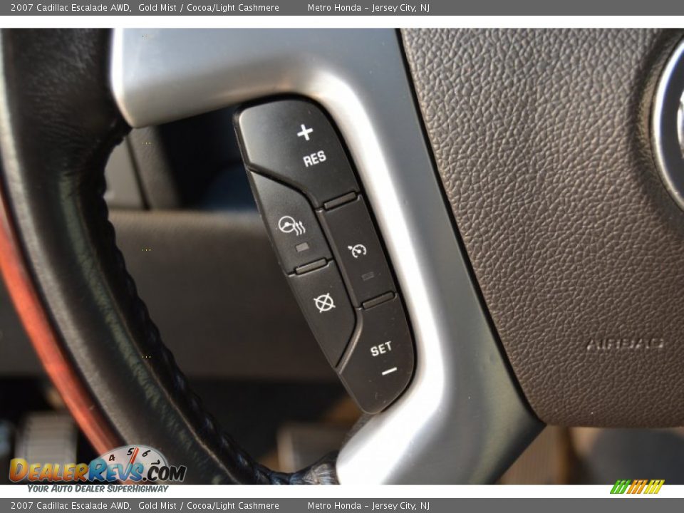 2007 Cadillac Escalade AWD Gold Mist / Cocoa/Light Cashmere Photo #17