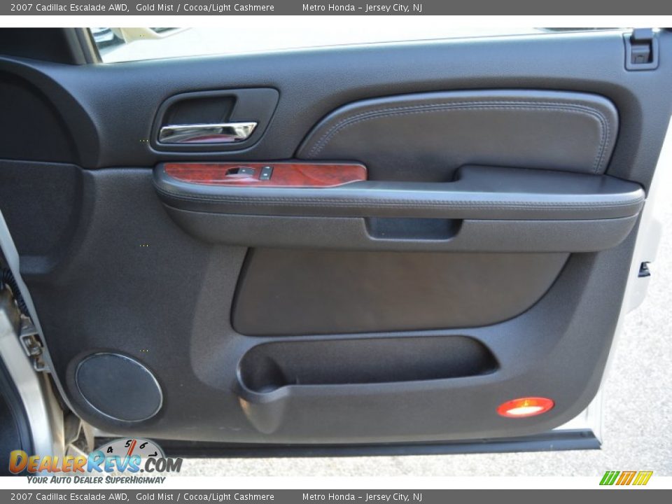 2007 Cadillac Escalade AWD Gold Mist / Cocoa/Light Cashmere Photo #25