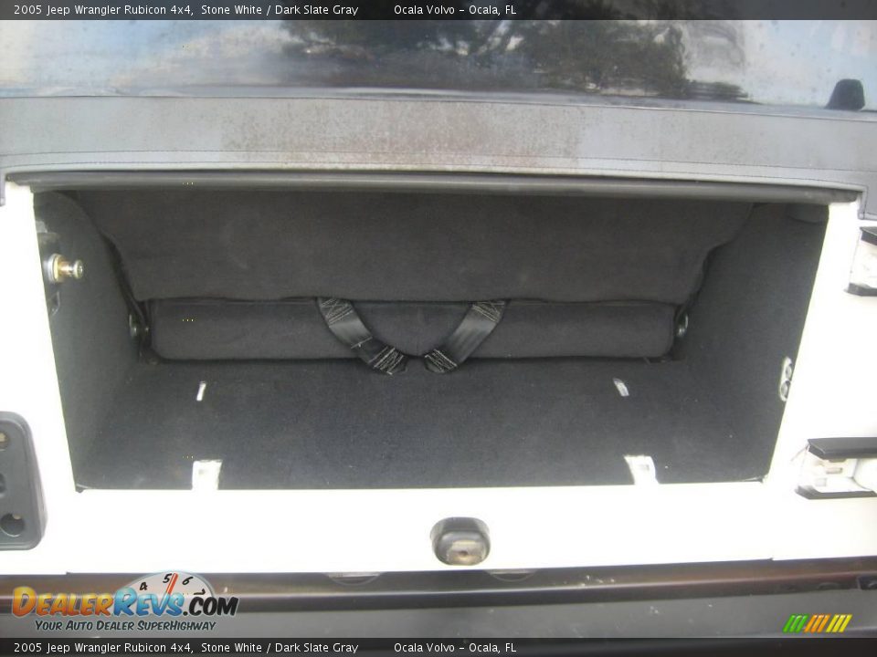 2005 Jeep Wrangler Rubicon 4x4 Stone White / Dark Slate Gray Photo #25