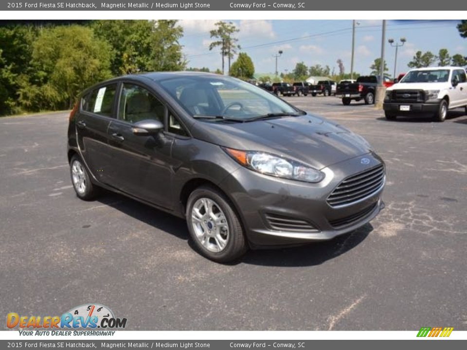 2015 Ford Fiesta SE Hatchback Magnetic Metallic / Medium Light Stone Photo #3