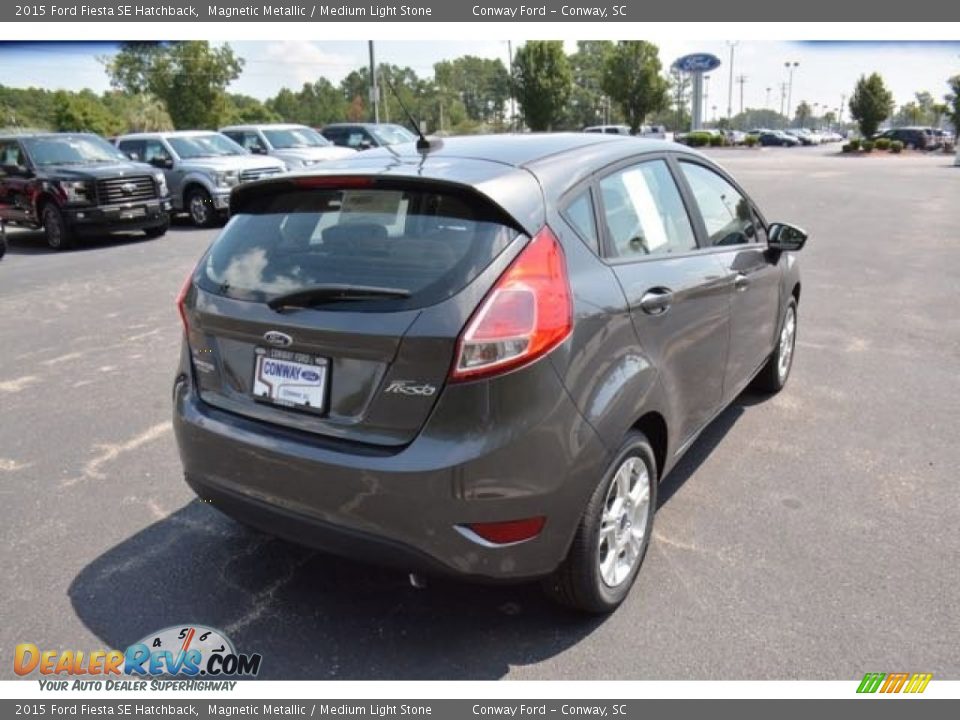 2015 Ford Fiesta SE Hatchback Magnetic Metallic / Medium Light Stone Photo #5