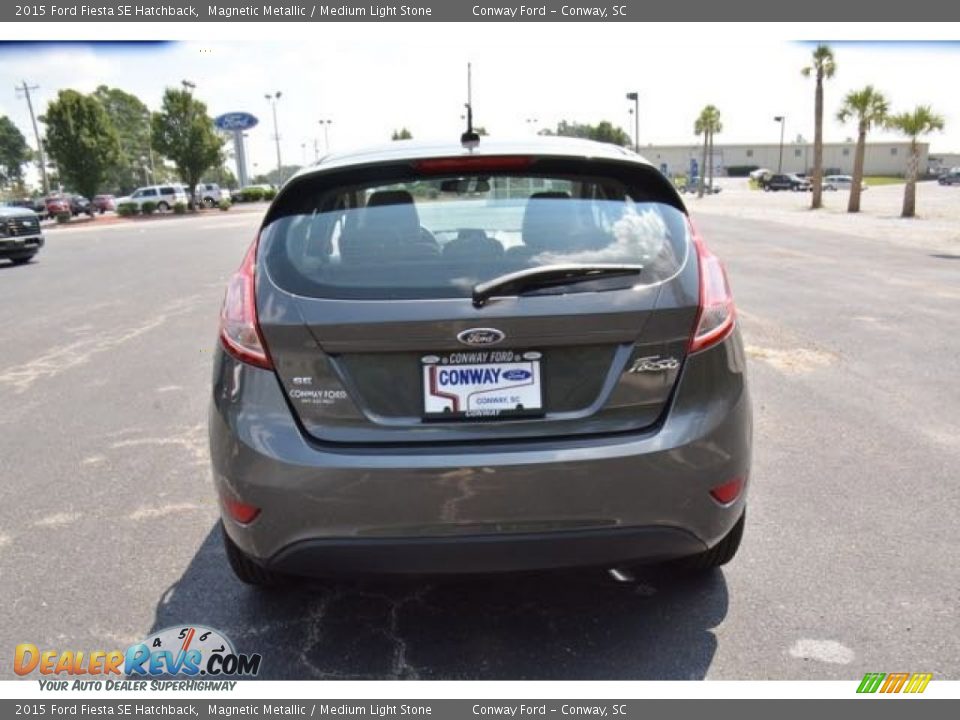 2015 Ford Fiesta SE Hatchback Magnetic Metallic / Medium Light Stone Photo #6