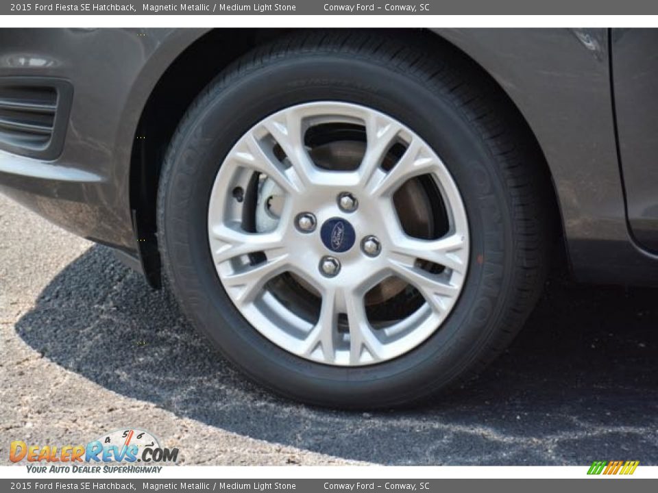 2015 Ford Fiesta SE Hatchback Magnetic Metallic / Medium Light Stone Photo #9