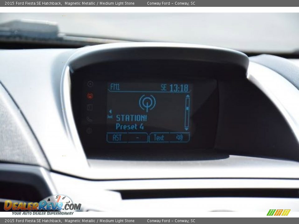 2015 Ford Fiesta SE Hatchback Magnetic Metallic / Medium Light Stone Photo #24