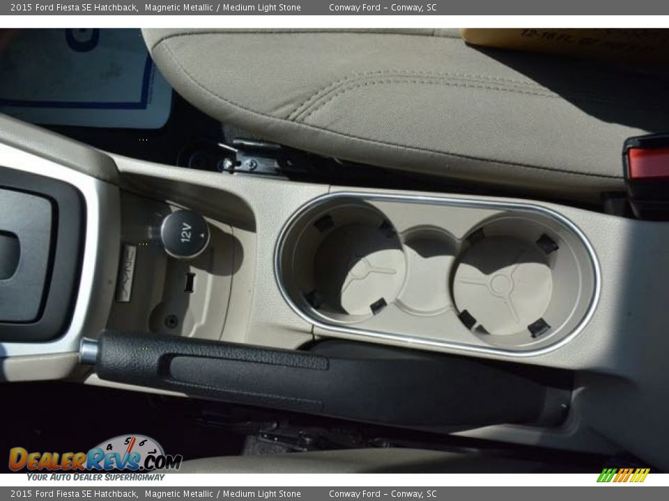 2015 Ford Fiesta SE Hatchback Magnetic Metallic / Medium Light Stone Photo #29