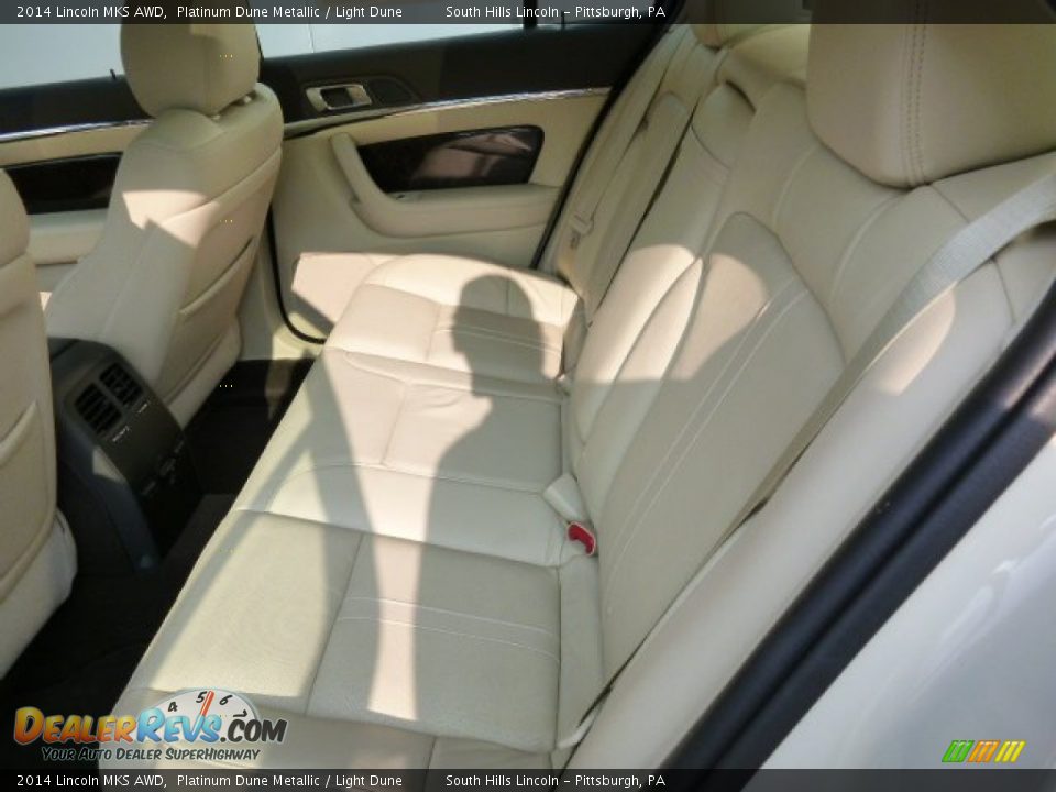 2014 Lincoln MKS AWD Platinum Dune Metallic / Light Dune Photo #16