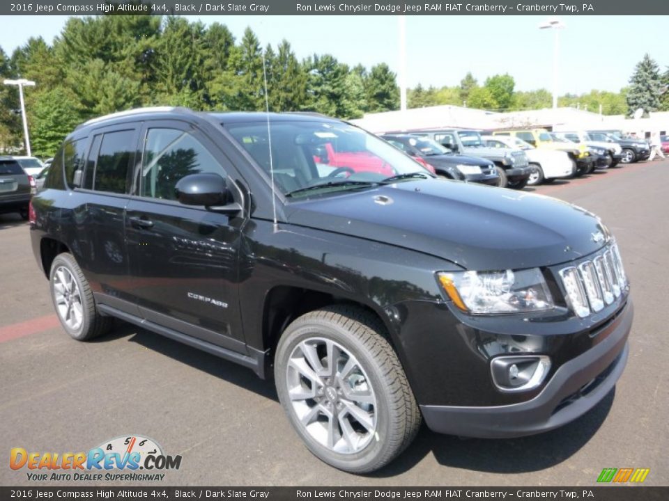 Front 3/4 View of 2016 Jeep Compass High Altitude 4x4 Photo #13
