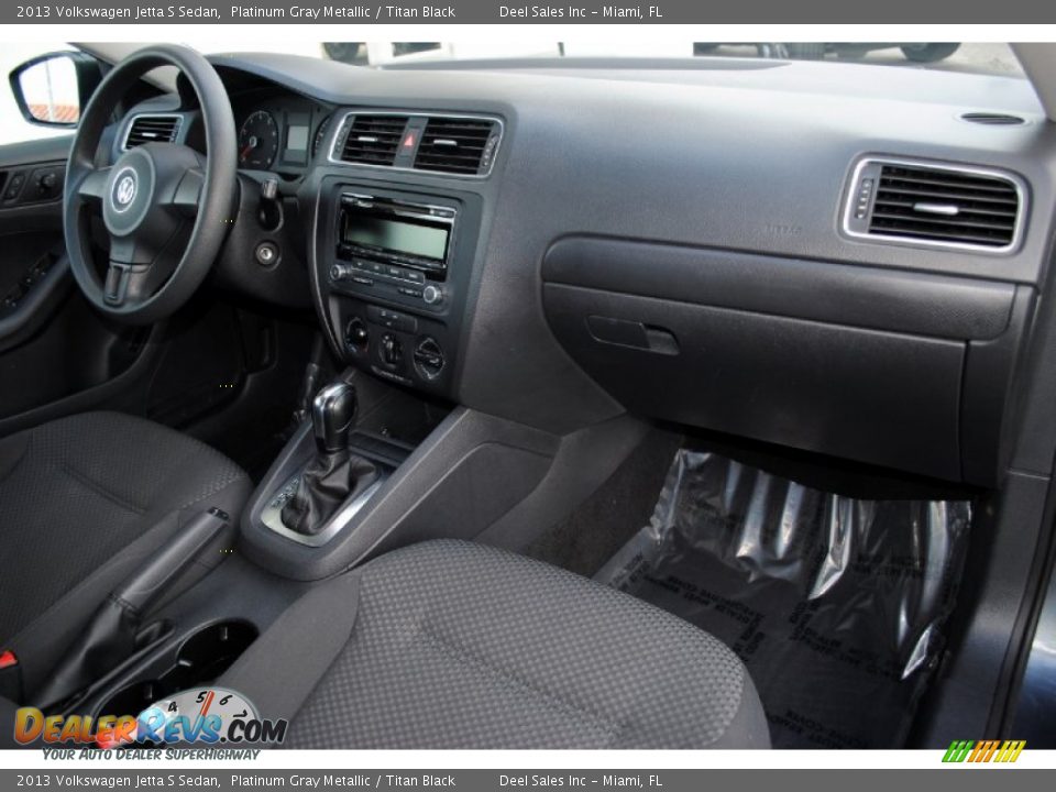2013 Volkswagen Jetta S Sedan Platinum Gray Metallic / Titan Black Photo #18